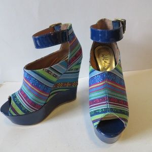 NWOT WOMENS WILD PAIR MULTI COLOR WEDGE HEEL 5.5